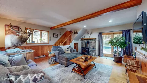 306 Twin Lakes Rd, Shohola, PA 18458