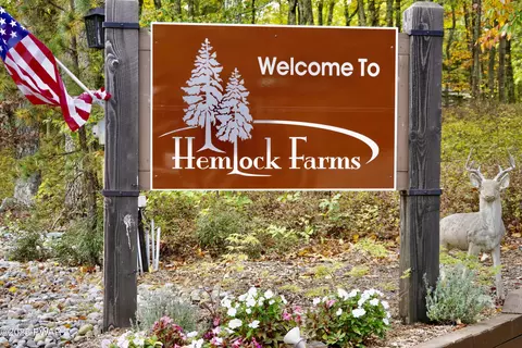 120 Basswood Dr, Lords Valley, PA 18428