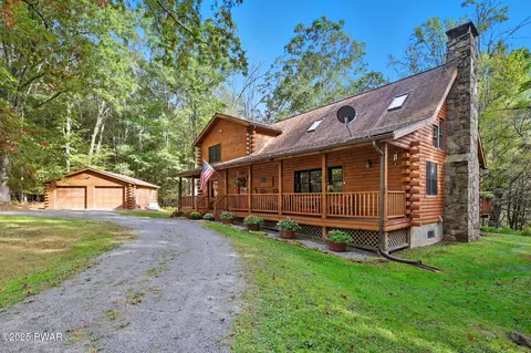 27 The Glade, Damascus, PA 18415