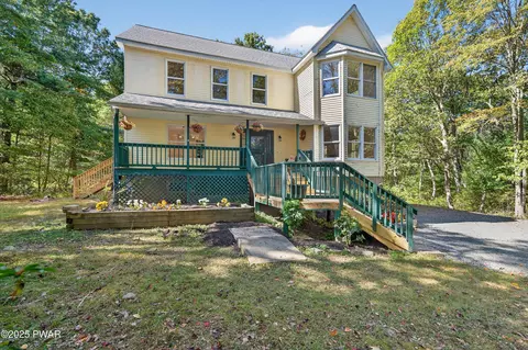 114 Chestnut Hill Rd, Shohola, PA 18458