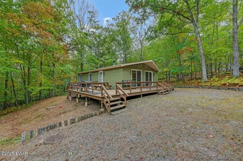 113 Turkey Cir, Lackawaxen, PA 18435