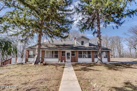 250 Parrish Rd, Laurel Run, PA 18706