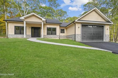 105 Whipple Way, Milford, PA 18337