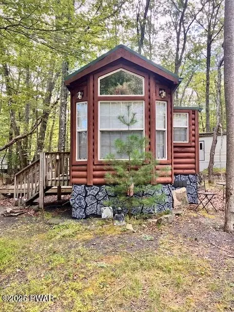 66 Blue Aspen Dr, Milford, PA 18337