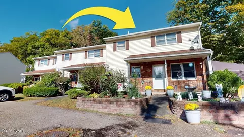 110 Wheatfield Ct, Milford, PA 18337