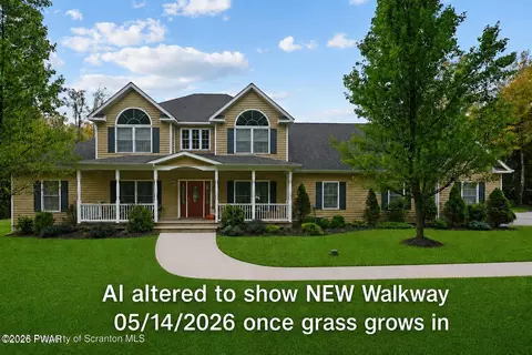 321 Hemlock Dr, Lake Ariel, PA 18436
