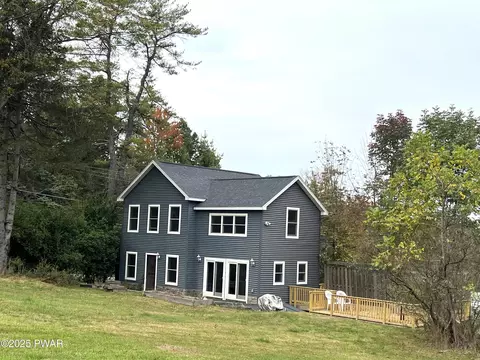 1426 Purdytown Tpke, Hawley, PA 18428