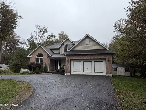 5117 Hounds Ear Rd, Tobyhanna, PA 18466