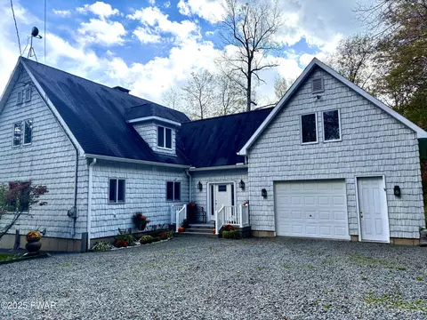 48 Old Boat Rd, Starrucca, PA 18462