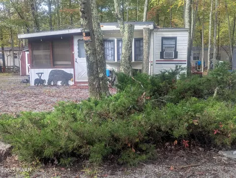 117 Woodpecker Ln, Shohola, PA 18458