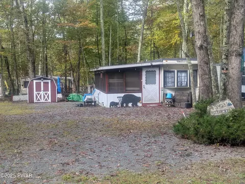 117 Woodpecker Ln, Shohola, PA 18458