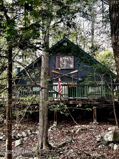 1031 Canary Ln, Lake Ariel, PA 18436