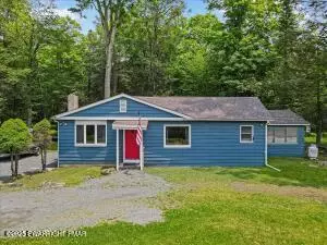 225 Creek Rd, Greentown, PA 18426