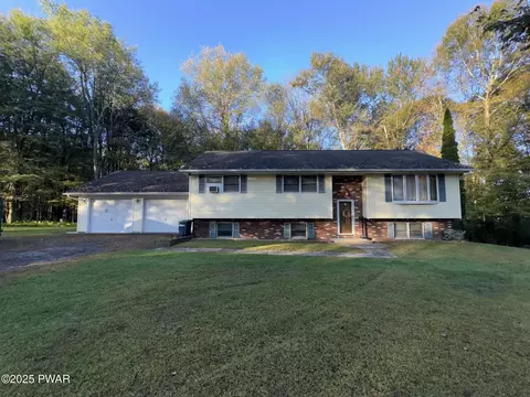 21 Tuthill Rd, Waymart, PA 18472