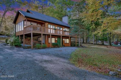 127 Eagle Rock Rd, Lackawaxen, PA 18435