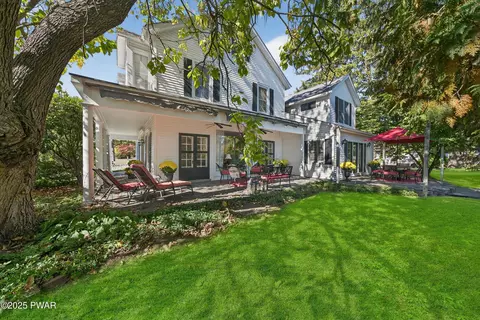 208 E High St, Milford, PA 18337