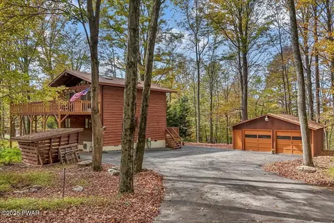 100 Larch Ln, Greentown, PA 18426