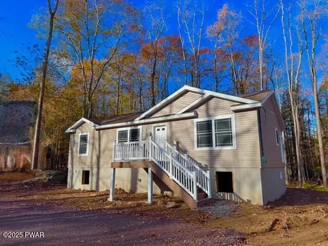71 Underwood Ln, Lake Ariel, PA 18436