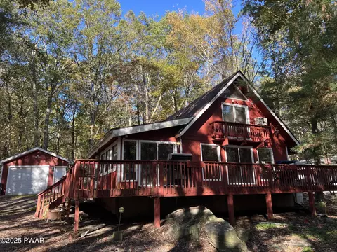 104 Heron Bay, Lords Valley, PA 18428