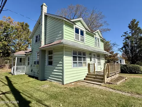 153 South St, Waymart, PA 18472