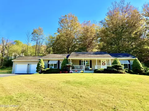 457 Old Willow Ave, Honesdale, PA 18431