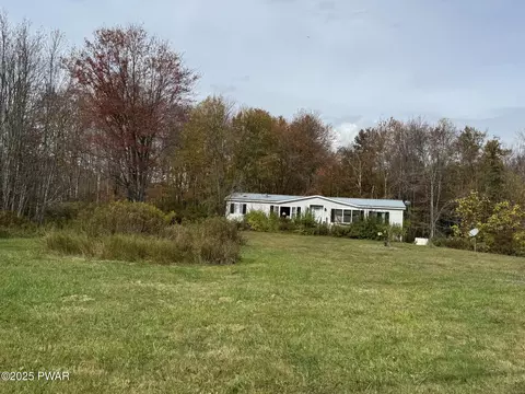 2195 Creamton Dr, Lakewood, PA 18439