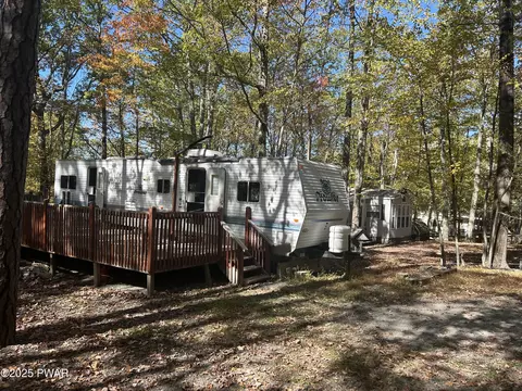 236 Village Dr, Milford, PA 18337
