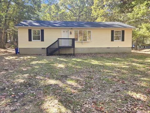 256 Wild Acres Dr, Dingmans Ferry, PA 18328