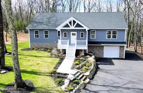 130 Rodeo Dr, Lords Valley, PA 18428