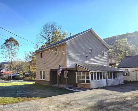 598 Winterdale Rd, Starlight, PA 18461