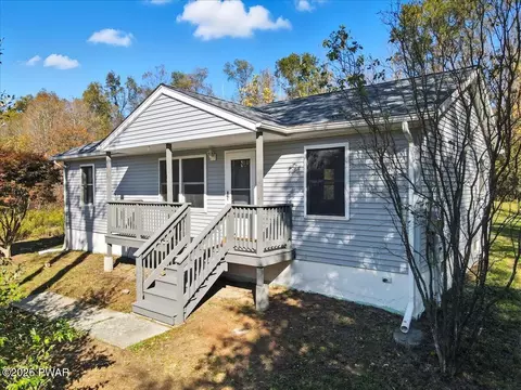 34 Volunteer Way, Waymart, PA 18472