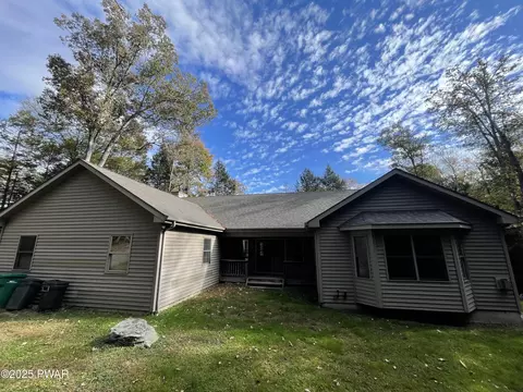 107 Rocky Way, Greentown, PA 18426
