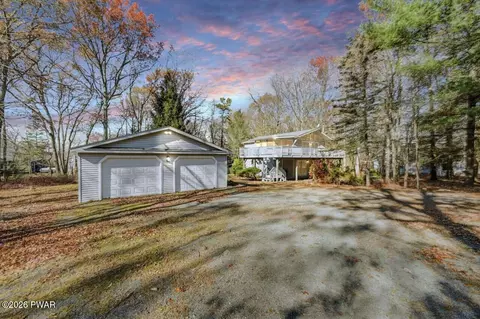 116 Rodeo Dr, Hawley, PA 18428