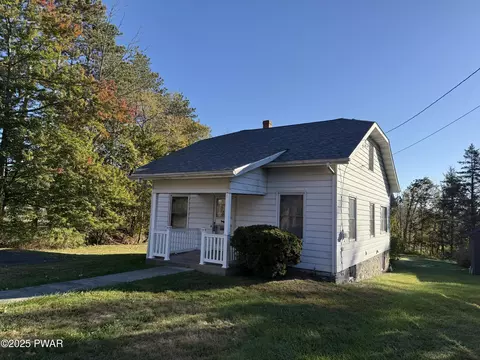 216 Maple St, Moscow, PA 18444