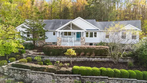 118 Autumn View Ln, Factoryville, PA 18419