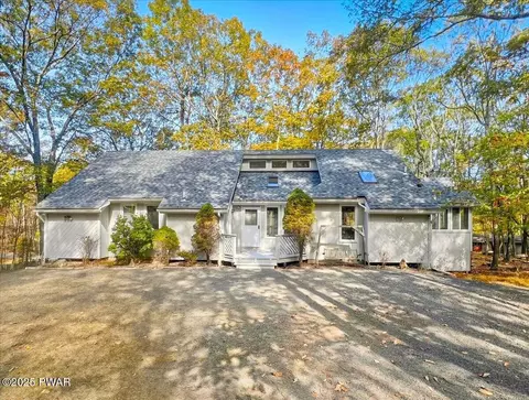 101 Blueridge Ln, Lords Valley, PA 18428
