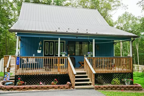 103 Van Buren Ct, Milford, PA 18337