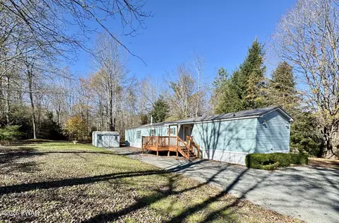 39 Cherry Hill Rd, Honesdale, PA 18431