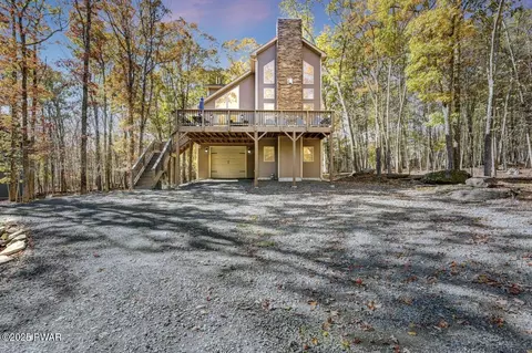 163 Heritage Dr, Lackawaxen, PA 18435