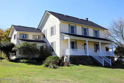 73 Clover Hill Ln, Damascus, PA 18415