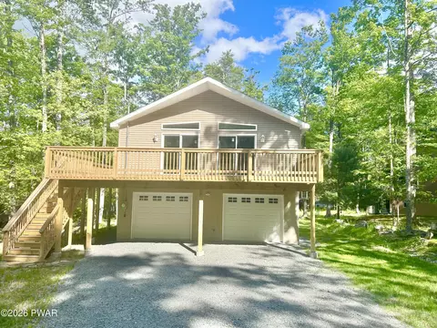 1081 Lakeland Dr, Lake Ariel, PA 18436