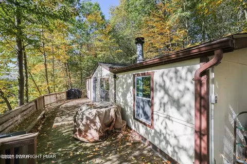 117 Teak Dr, Greentown, PA 18426