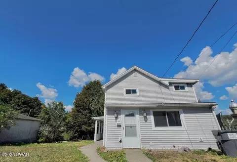 627 May St, Mayfield, PA 18433