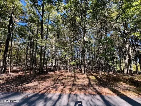 116 Primrose Ln, Dingmans Ferry, PA 18328 photo 6