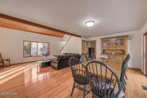 Dining - 2124 Oaktree Ln, Bushkill, PA 18324 photo 3 of 6