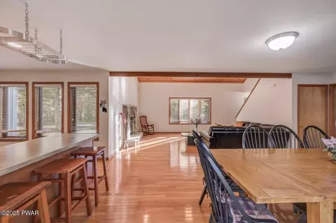 Dining - 2124 Oaktree Ln, Bushkill, PA 18324 photo 6 of 6