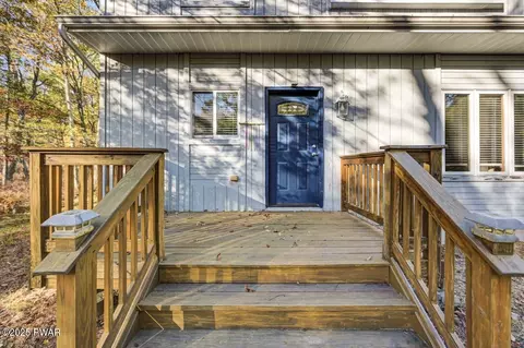 Exterior - 2124 Oaktree Ln, Bushkill, PA 18324 photo 3 of 8