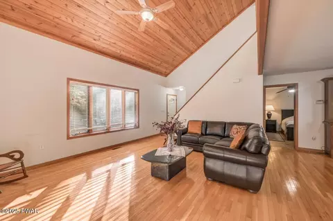 Other - 2124 Oaktree Ln, Bushkill, PA 18324 photo 8 of 16
