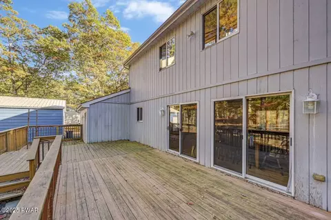 Exterior - 2124 Oaktree Ln, Bushkill, PA 18324 photo 2 of 8