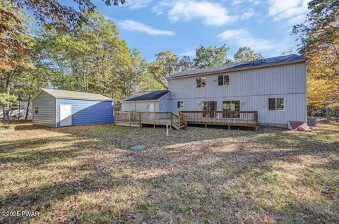 Exterior - 2124 Oaktree Ln, Bushkill, PA 18324 photo 7 of 8